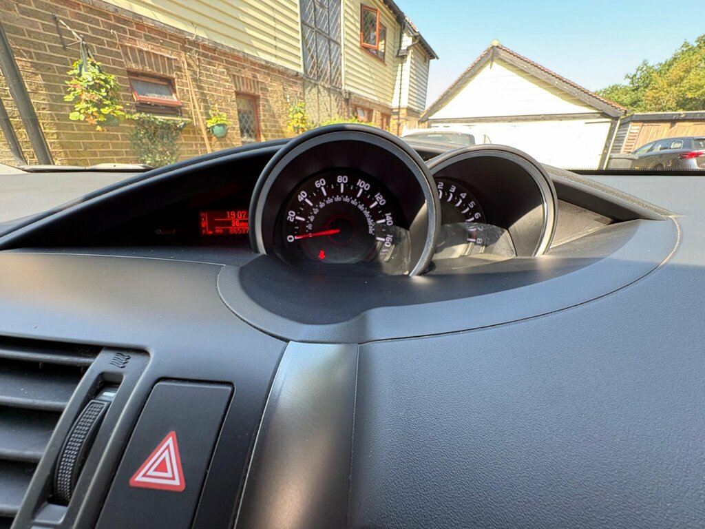 Toyota Verso 5-Dr 1.6 D-4d Icon White #41