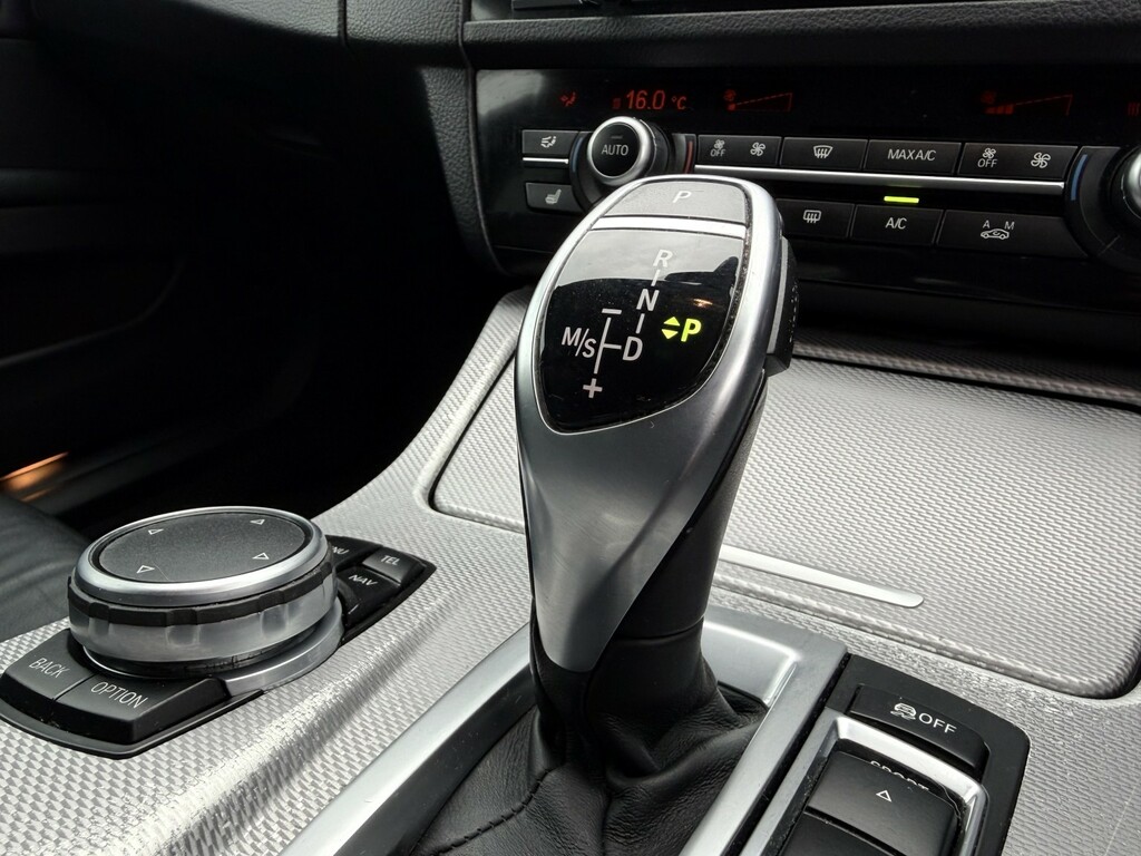 BMW 5 Series Se Black #16