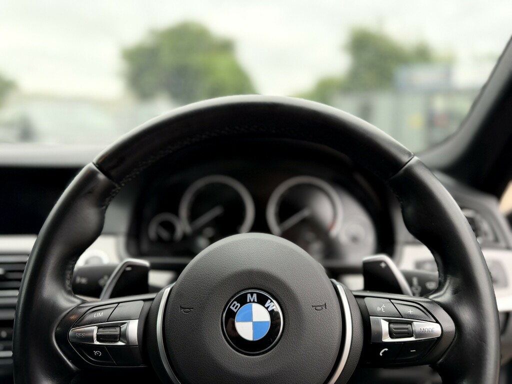 BMW 5 Series Se Black #15
