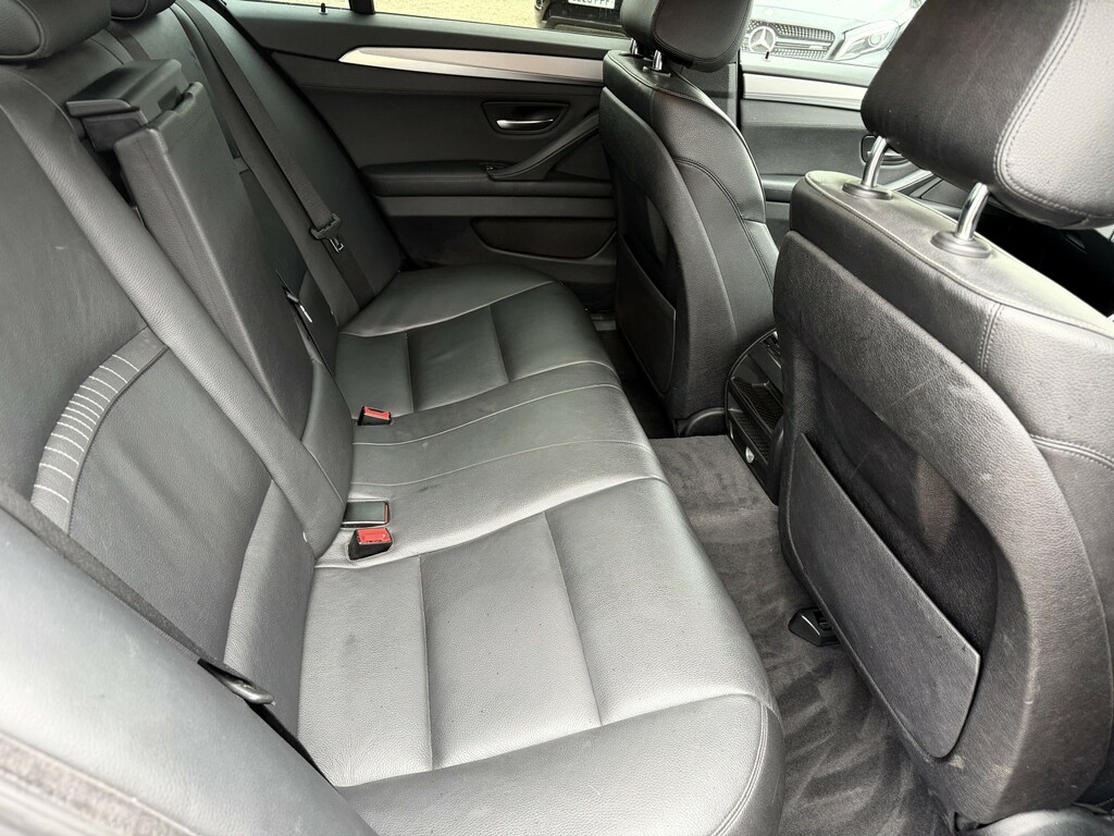 BMW 5 Series Se Black #26