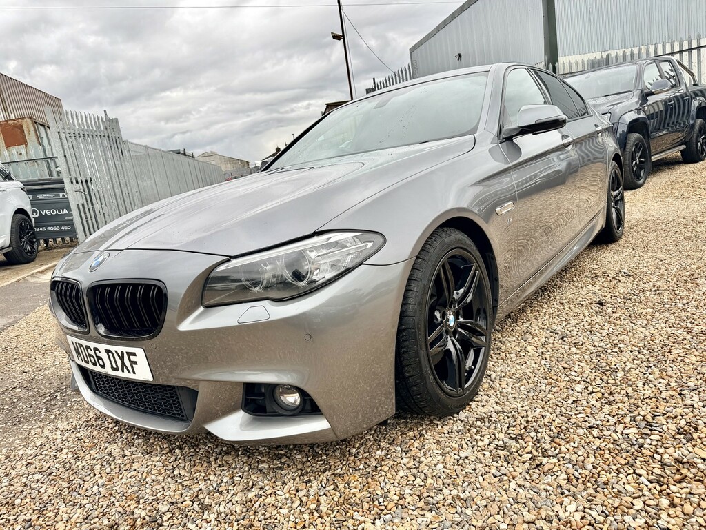 BMW 5 Series Se Black #8