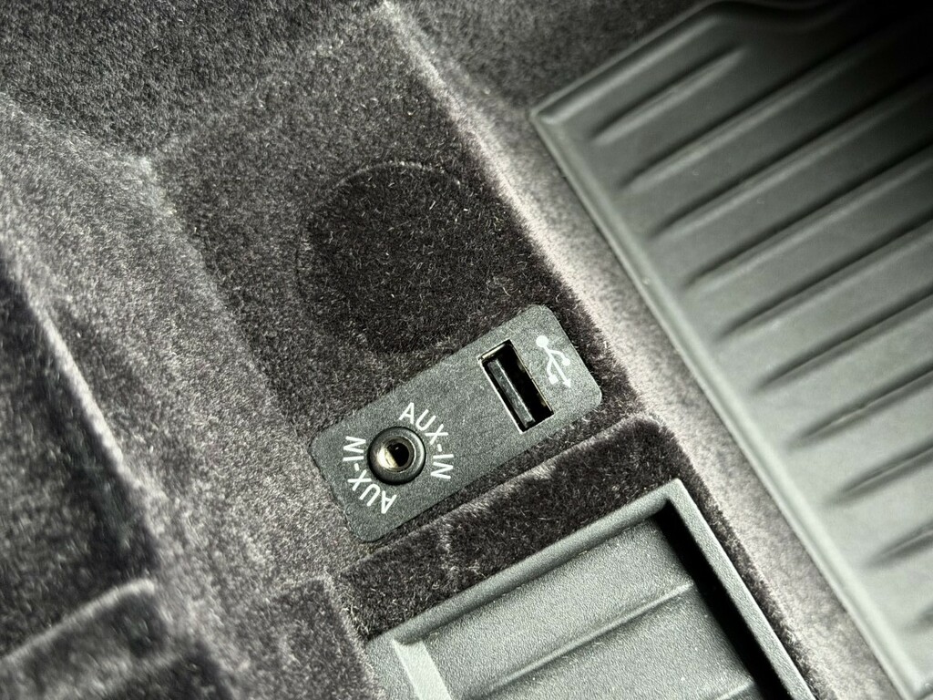 BMW 5 Series Se Black #17
