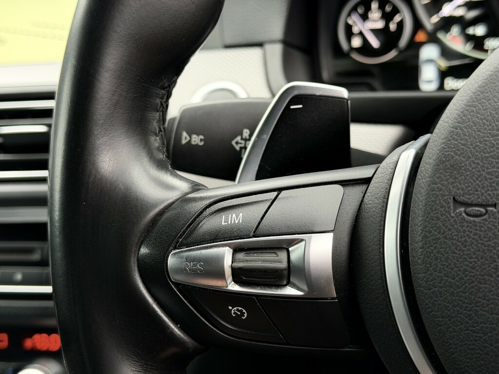 BMW 5 Series Se Black #24