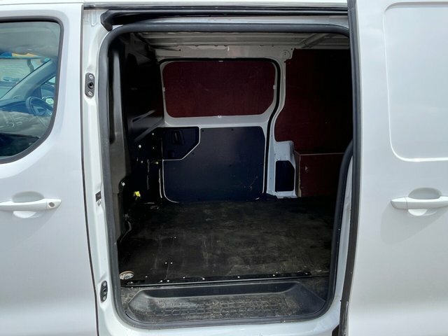 Vauxhall Vivaro Turbo D 2900 Sportive White #5