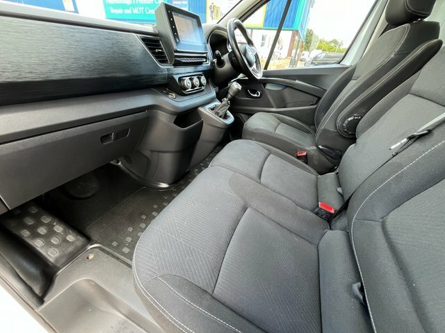 Nissan Primastar Dci 28 Tekna Panel White #5