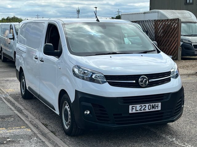 Vauxhall Vivaro Turbo D 2900 Dynamic White
