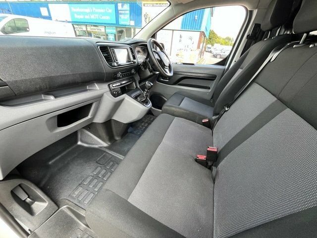 Vauxhall Vivaro Turbo D 2900 Dynamic FL22OMH White #4