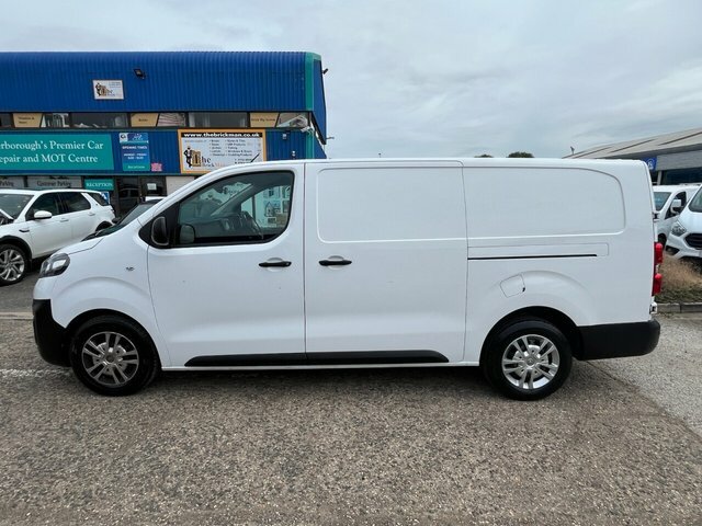 Vauxhall Vivaro Turbo D 2900 Dynamic White #6