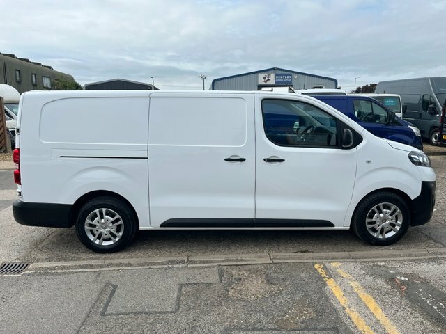 Vauxhall Vivaro 2L Sportive Grey #11