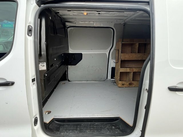 Vauxhall Vivaro Turbo D 2900 Dynamic White #4
