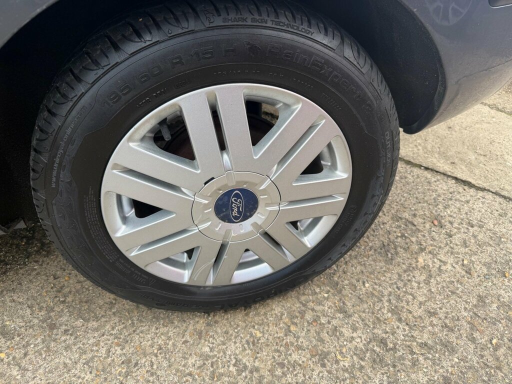Ford Fusion Hatchback Silver #15