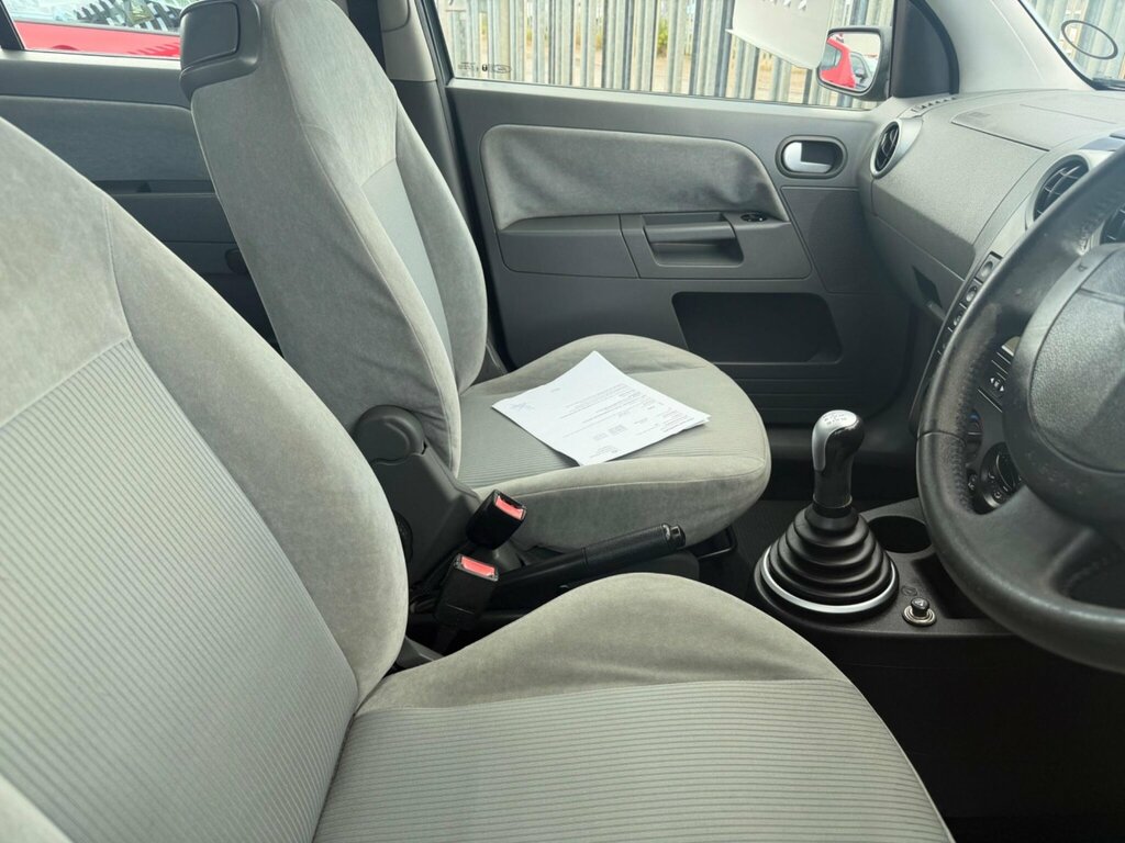 Ford Fusion Hatchback Silver #12