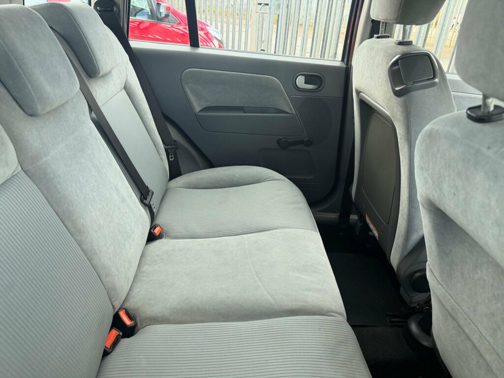 Ford Fusion Hatchback Silver #13