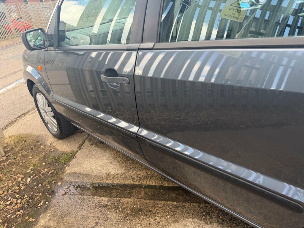 Ford Fusion Hatchback Silver #17