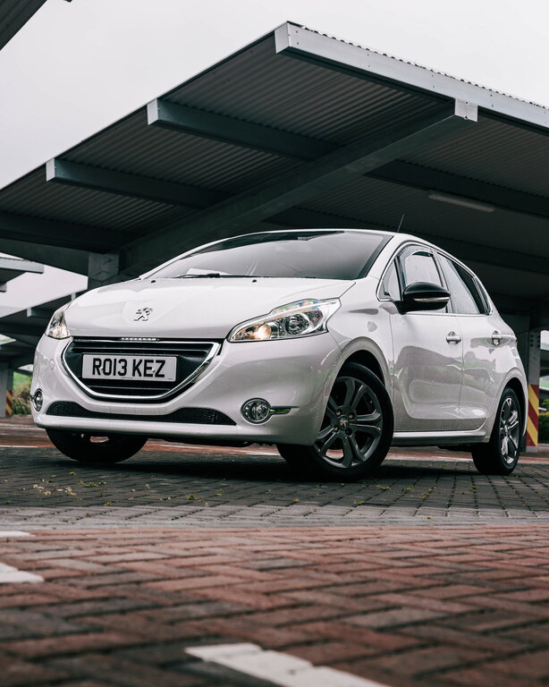 Peugeot 208 1.2 Vti Allure Hatchback Euro 5 White #3