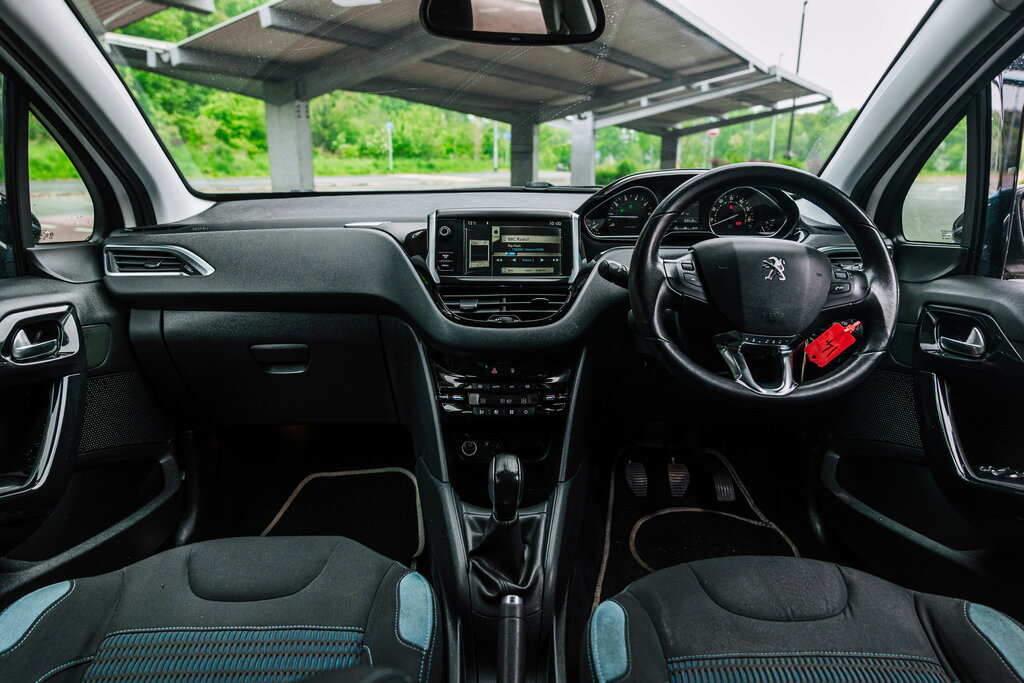 Peugeot 208 E-hdi Active White #25