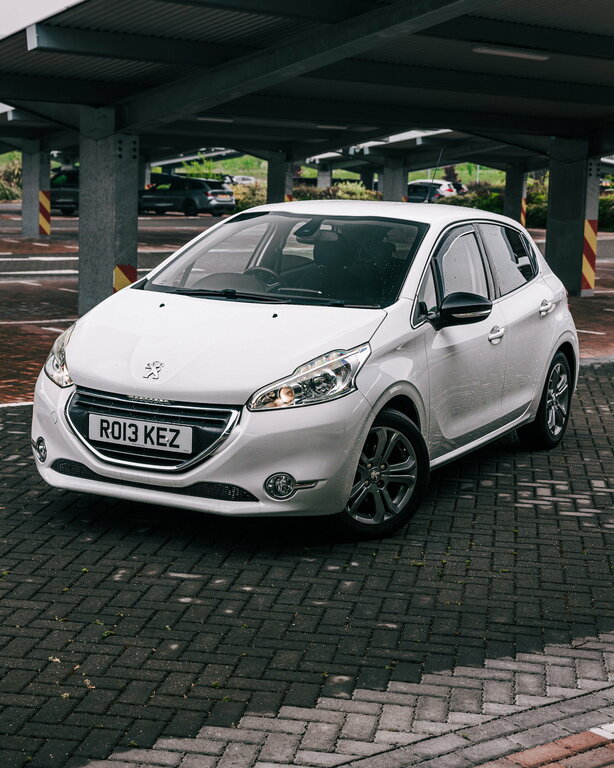 Peugeot 208 1.2 Vti Allure Hatchback Euro 5 White #4