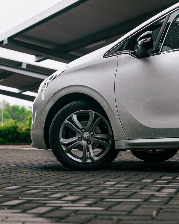 Peugeot 208 E-hdi Active White #14