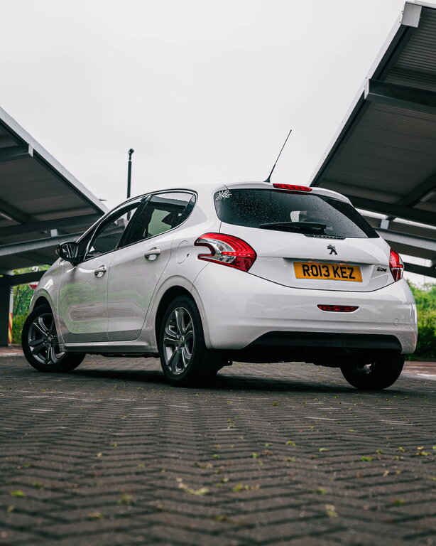 Peugeot 208 E-hdi Active White #7