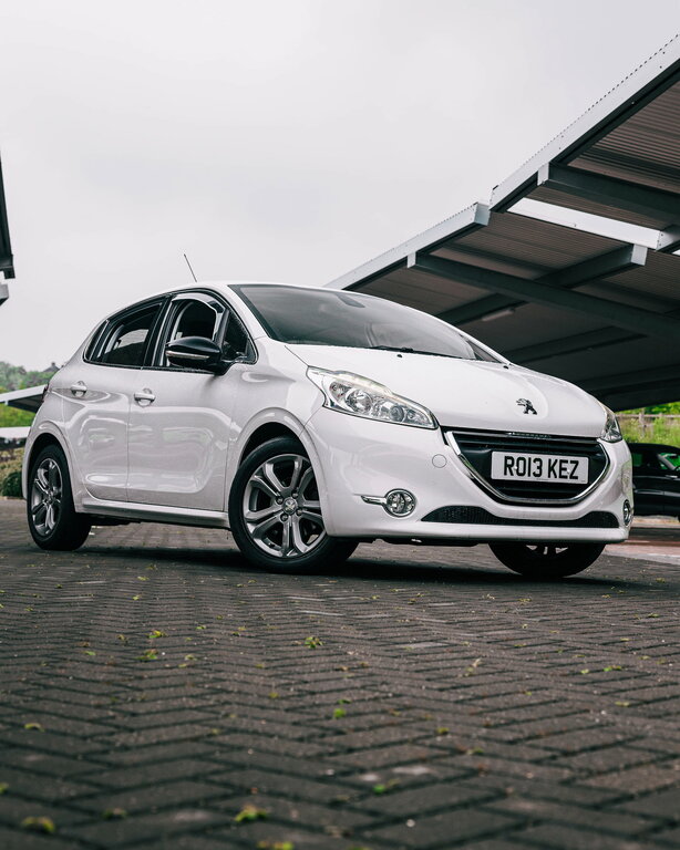 Peugeot 208 E-hdi Active White #18