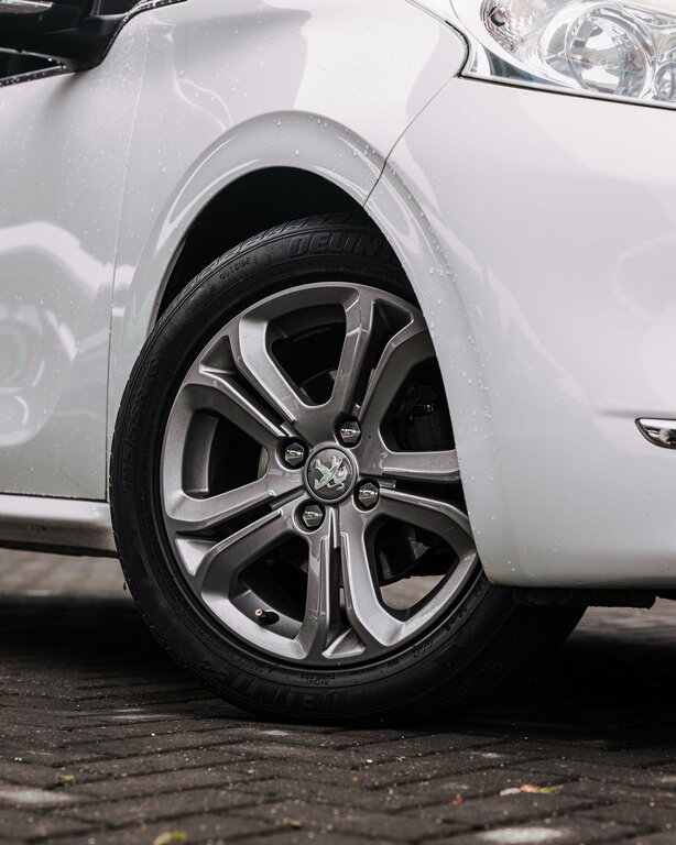 Peugeot 208 E-hdi Active White #17