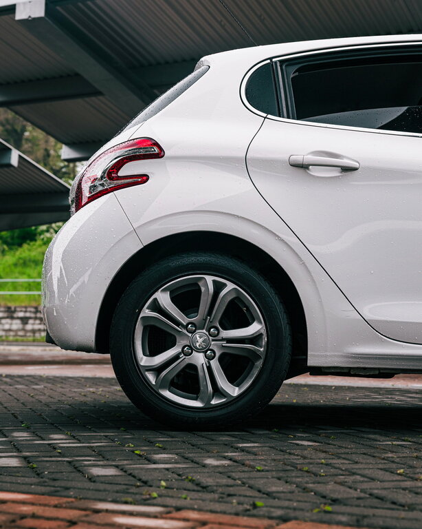 Peugeot 208 E-hdi Active White #16
