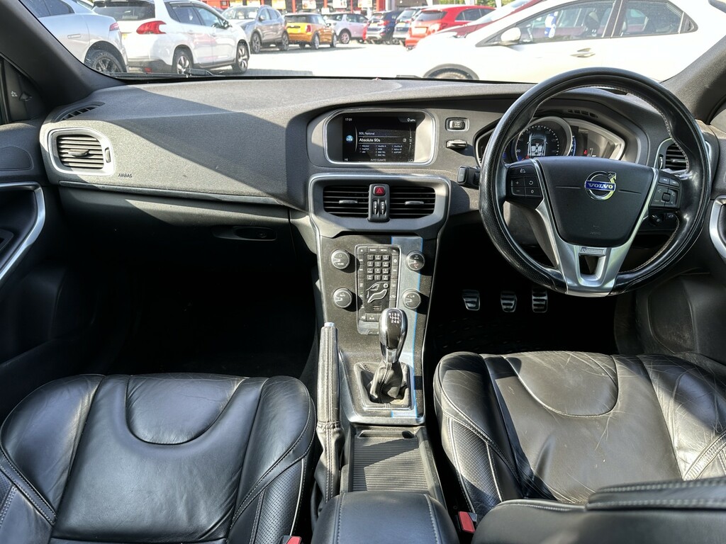 Volvo V40 Hatchback 1.6 R-design D2 115Hp 201564 LM64ZGY Blue #2