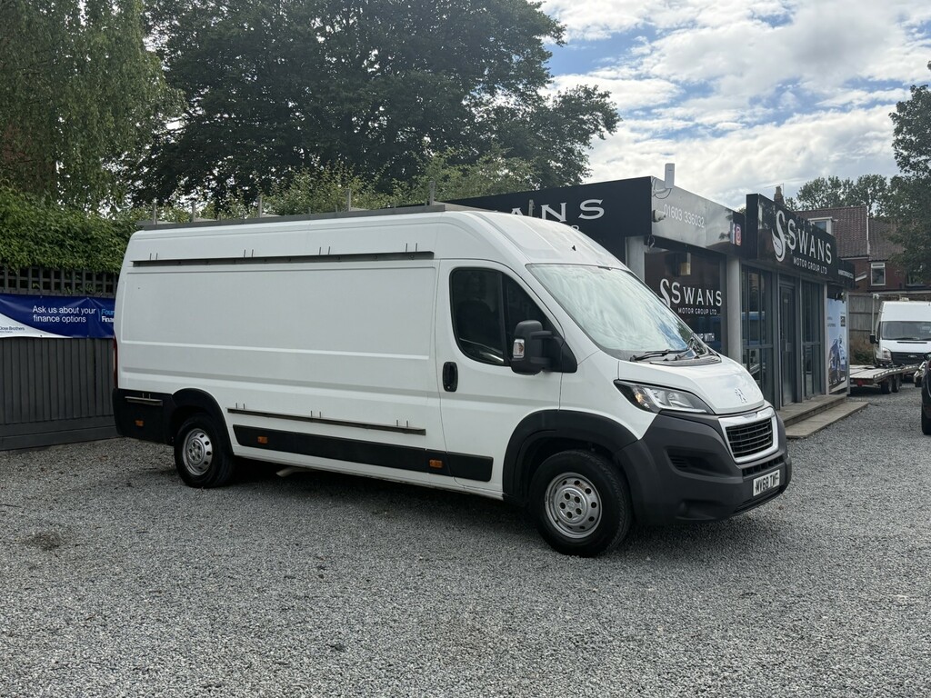 Peugeot Boxer Panel Van 2.0 Bluehdi 435 Professional 201868 MV68TWF White #2