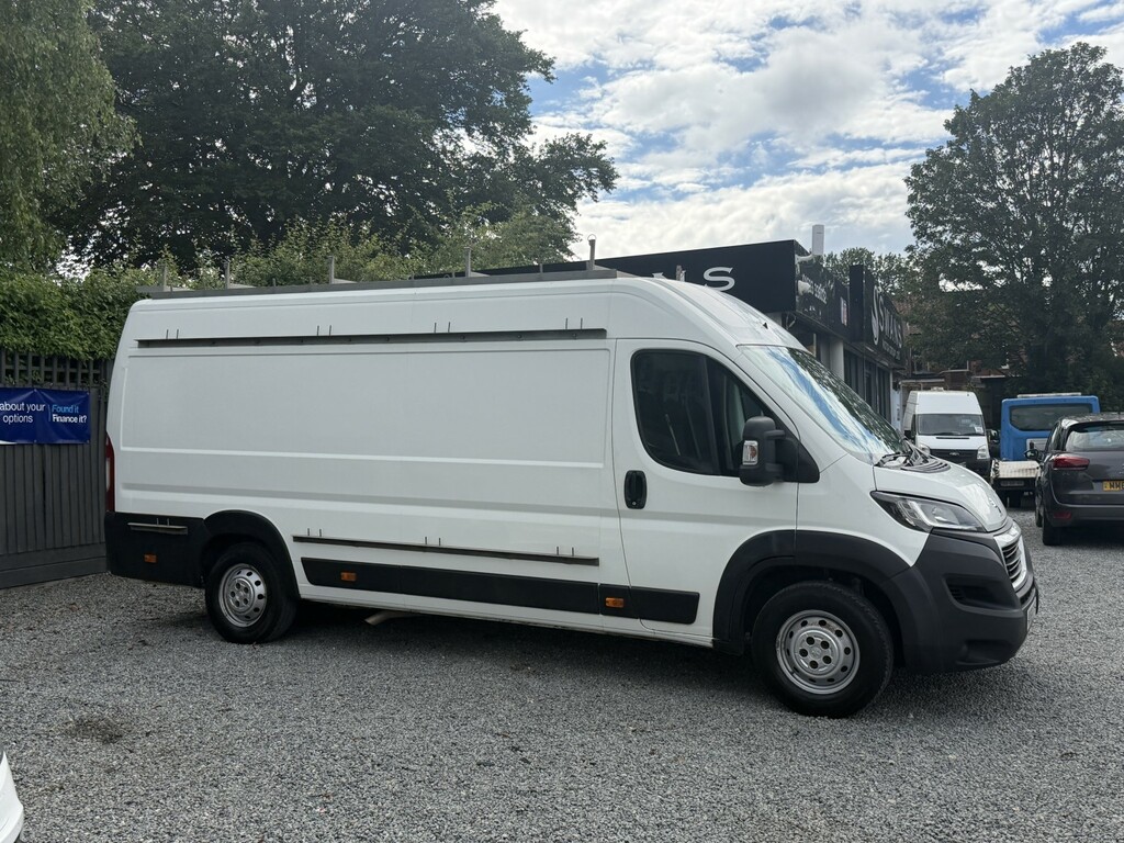 Peugeot Boxer Panel Van 2.0 Bluehdi 435 Professional 201868 MV68TWF White #3
