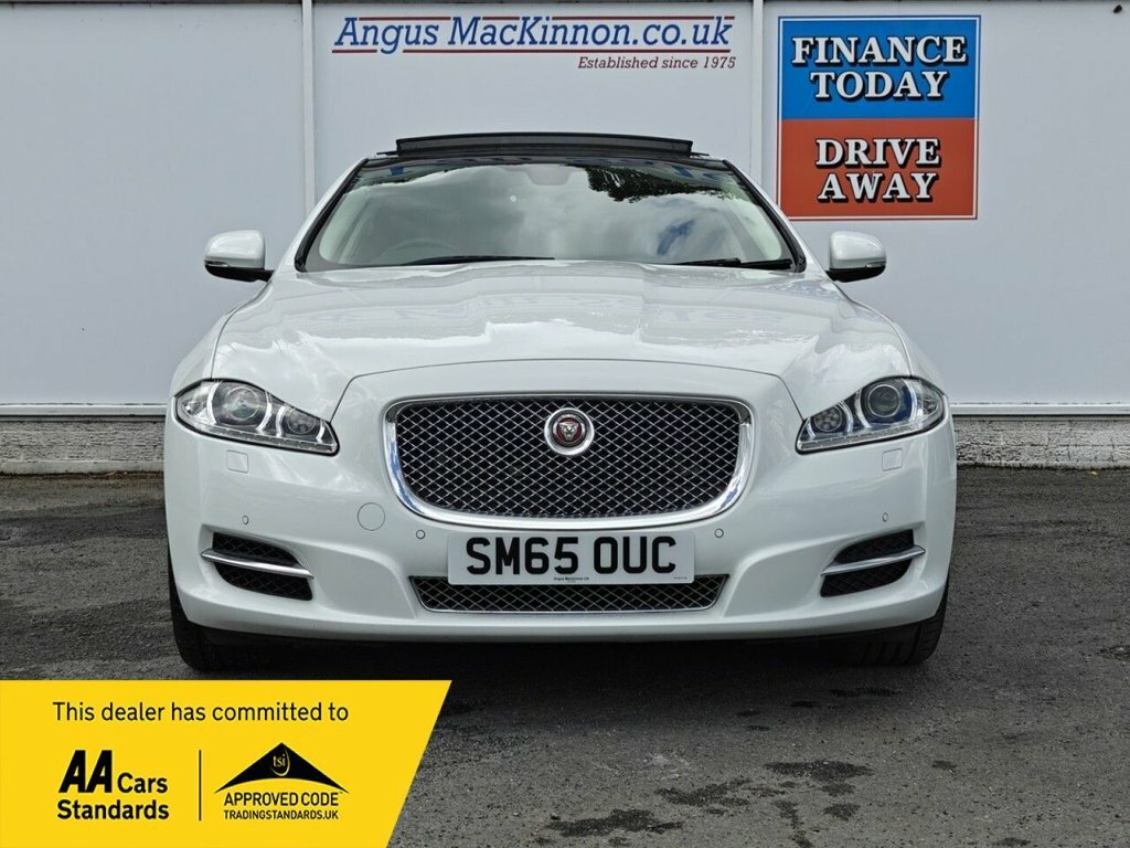 Jaguar XJ 3L Portfolio White #3
