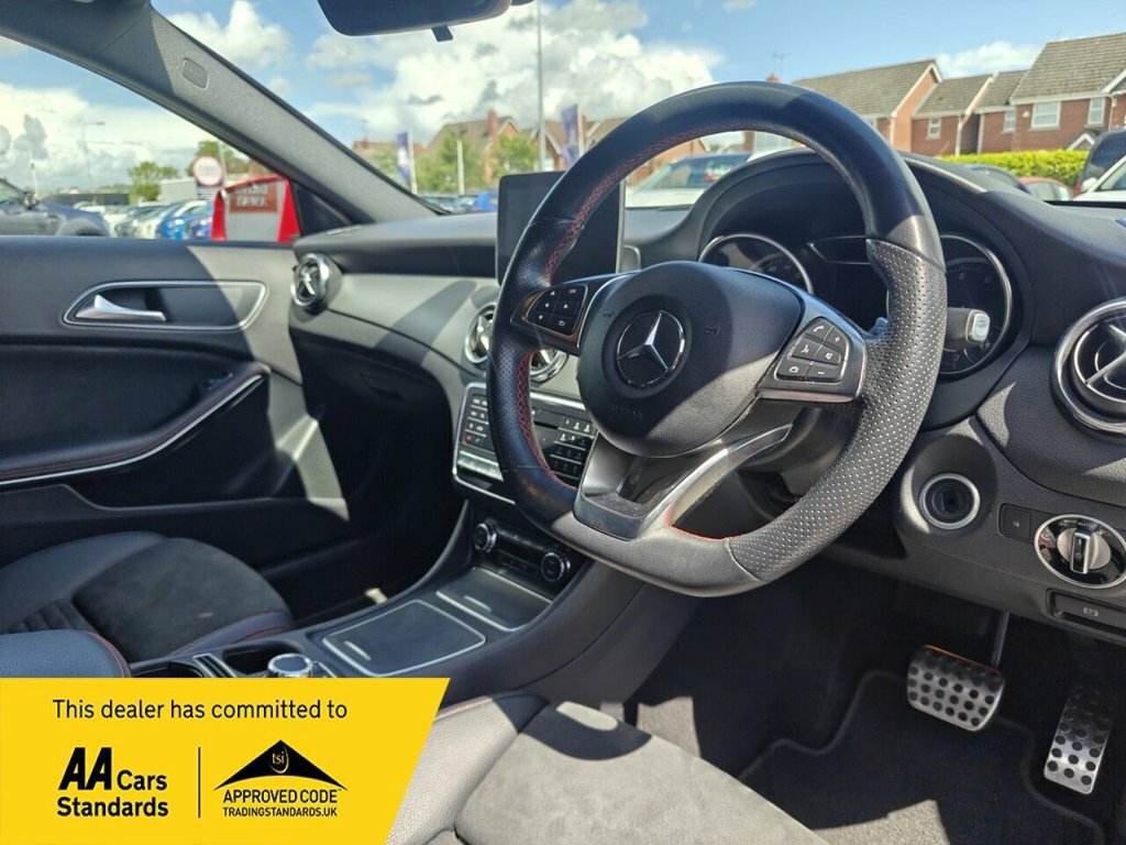 Mercedes-Benz GLA Class 2L Amg Line Red #2