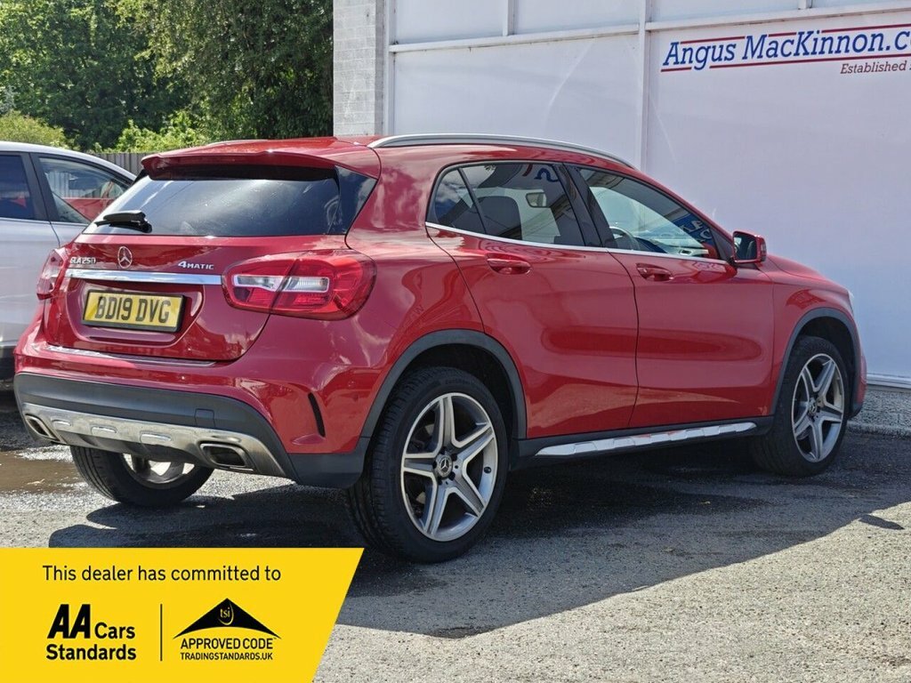 Mercedes-Benz GLA Class 2L Amg Line Red #6