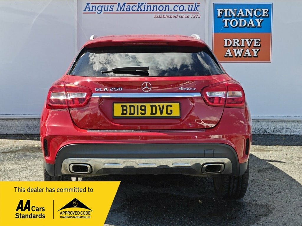 Mercedes-Benz GLA Class 2L Amg Line Red #5