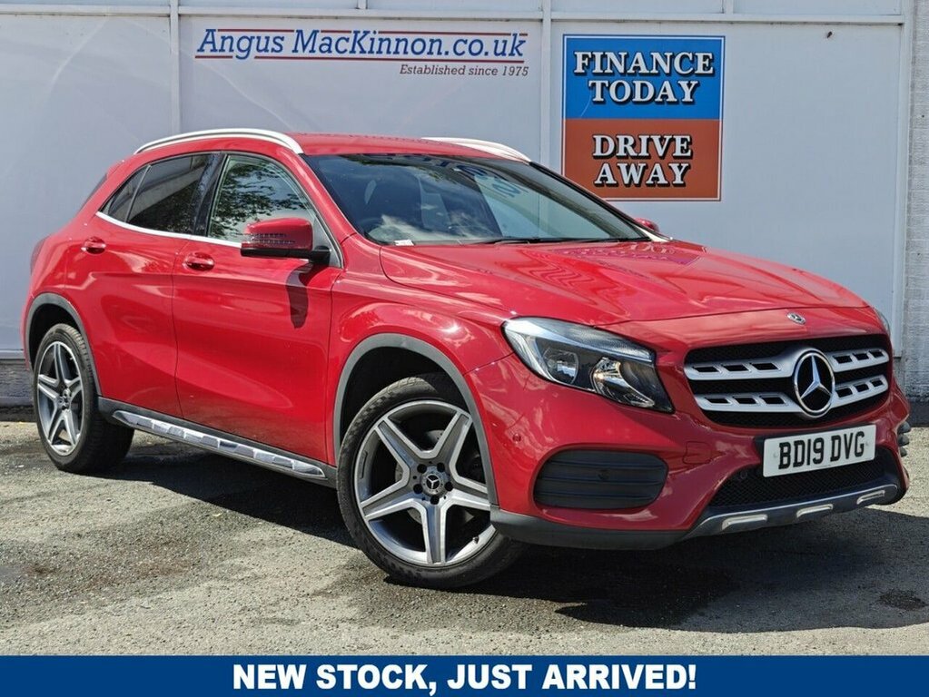 Mercedes-Benz GLA Class 2L Amg Line Red