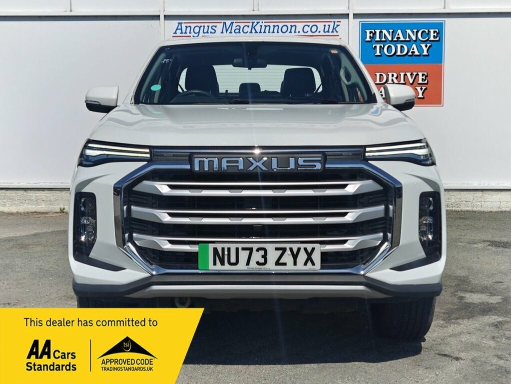 Maxus T90 Pickup White #3