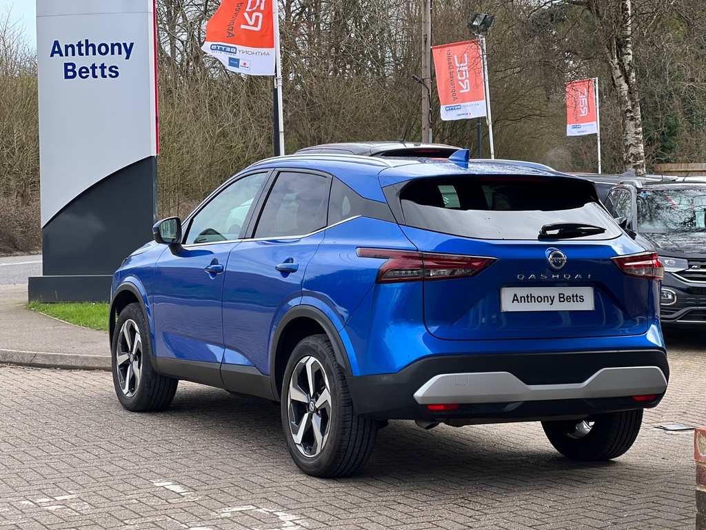 Nissan Qashqai 1.3 Dig-t Mh Premiere Edition KU71ZMX Blue #6