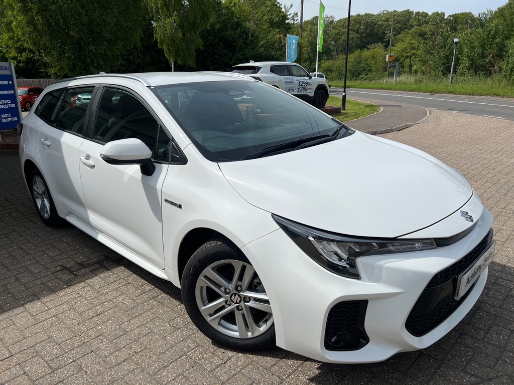Suzuki Swace 1.8 Hybrid Motion Cvt KR25EFX White #2