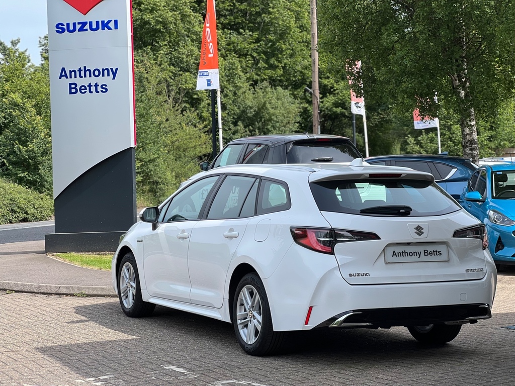 Suzuki Swace 1.8 Hybrid Motion Cvt KR25EFX White #6