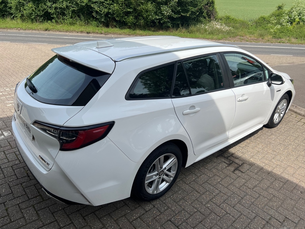 Suzuki Swace 1.8 Hybrid Motion Cvt KR25EFX White #3