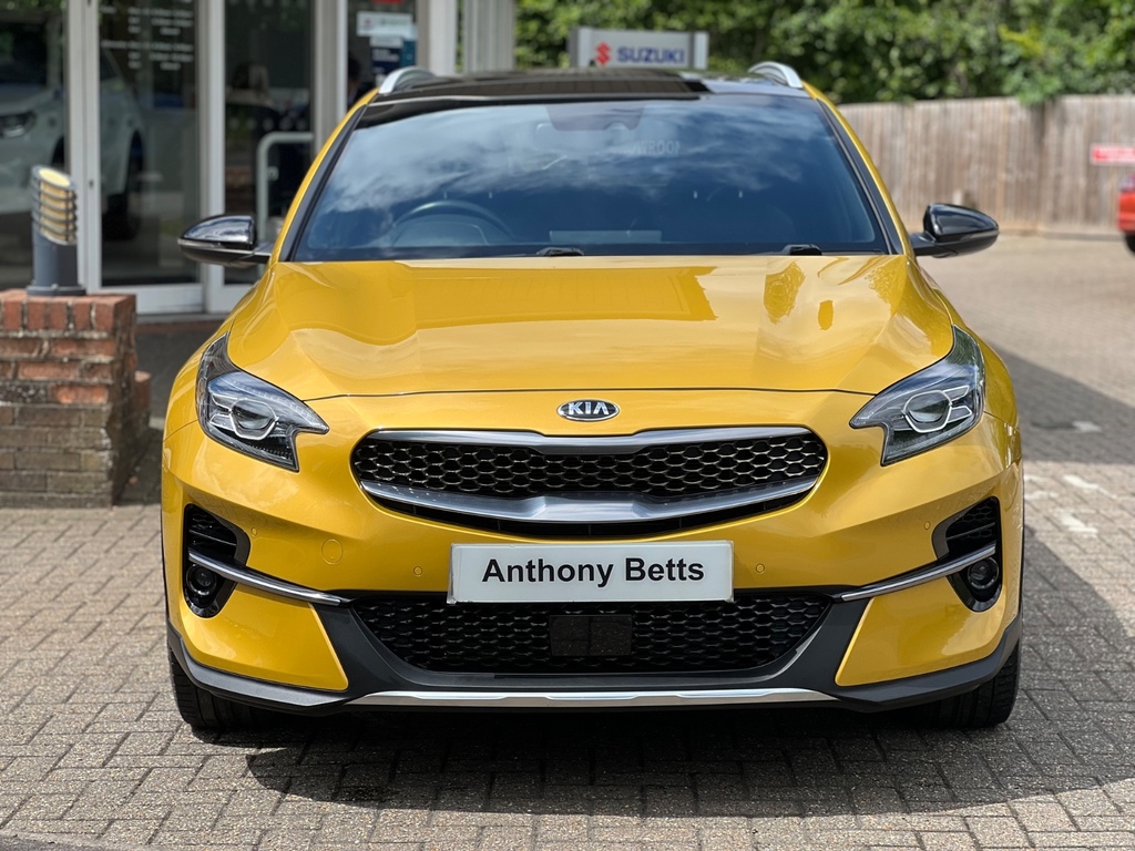 Kia Xceed 1.4T Gdi Isg First Edition Yellow