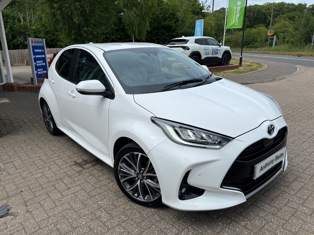 Toyota Yaris 1.5 Hybrid Excel Cvt MW23CVB White #2