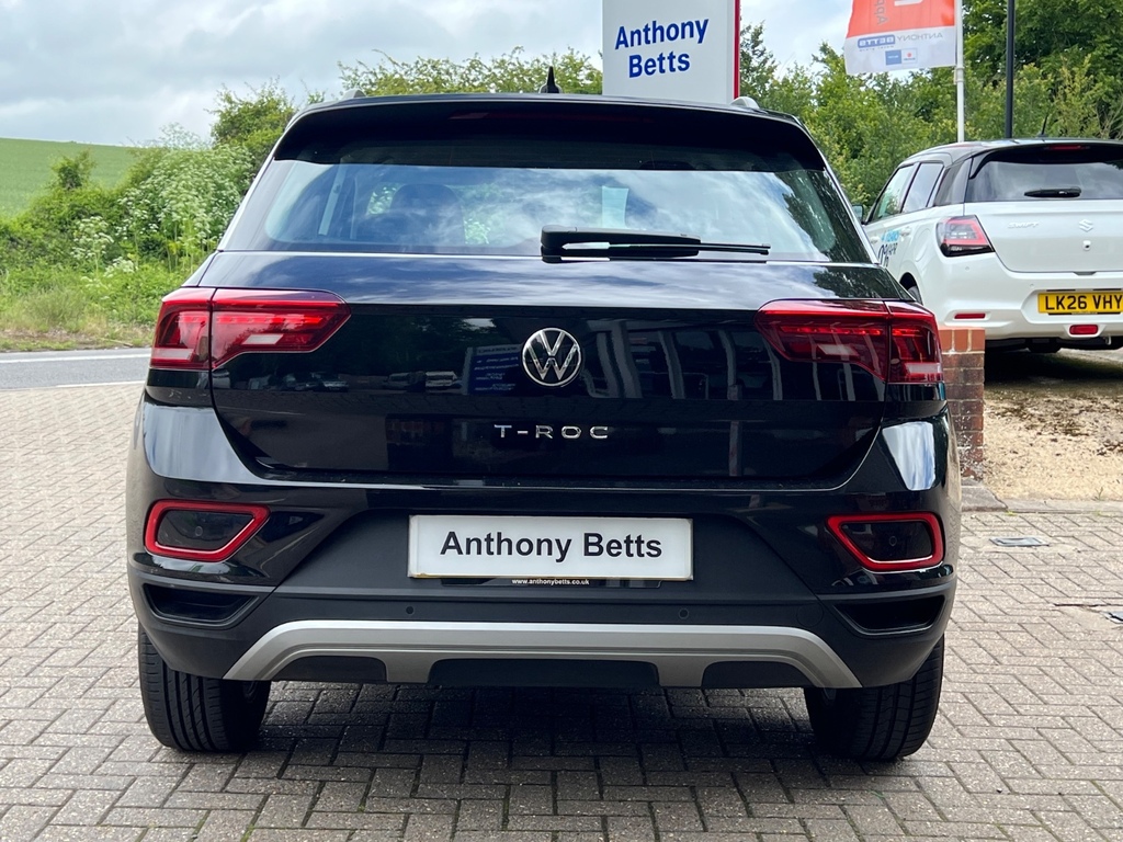 Volkswagen T-Roc 1.0 Tsi 115 Life YE75LCU Black #5