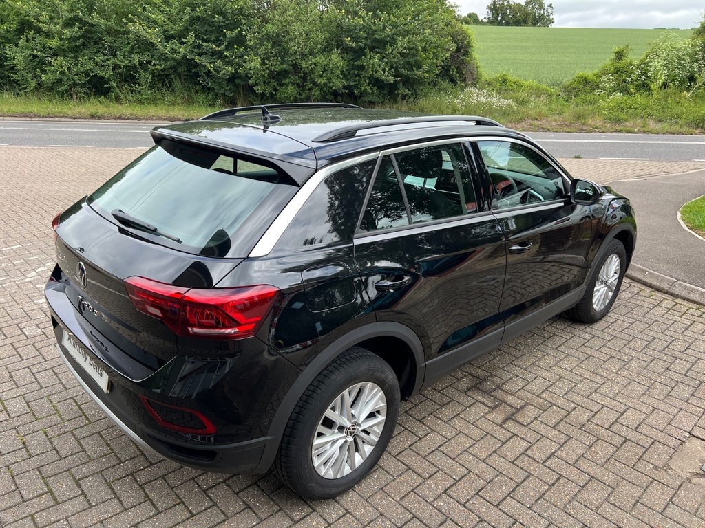 Volkswagen T-Roc 1.0 Tsi 115 Life YE75LCU Black #3
