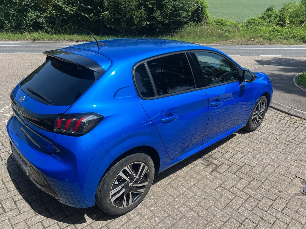 Peugeot 208 1.5 Bluehdi 100 Allure Premium Blue #3