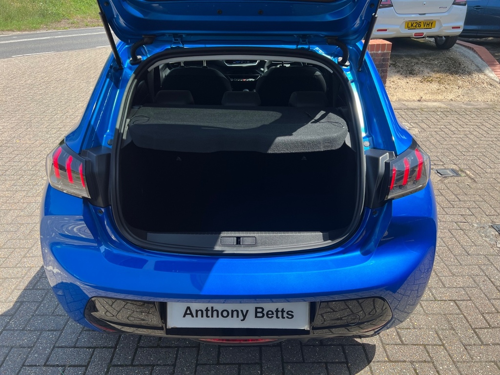 Peugeot 208 1.5 Bluehdi 100 Allure Premium Blue #4
