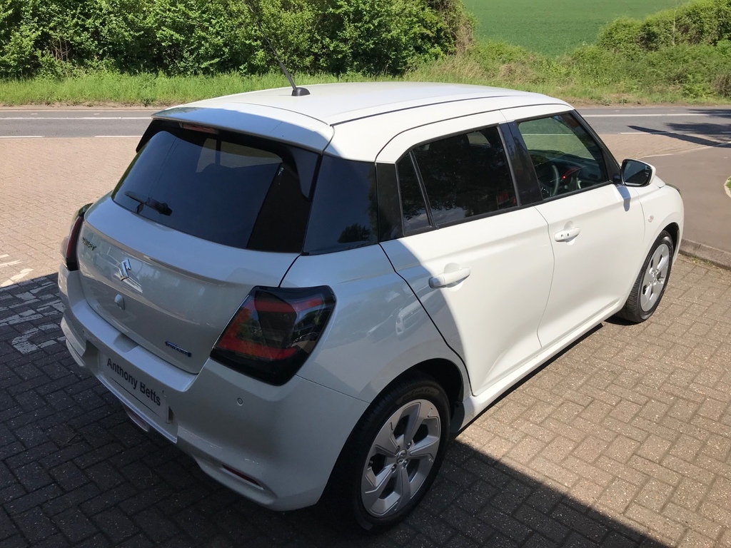 Suzuki Swift 1.2 Mild Hybrid Motion White #3