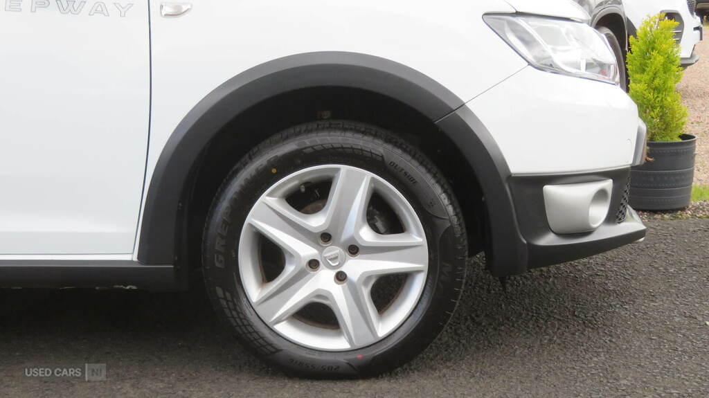 Dacia Sandero Stepway Laureate White #10
