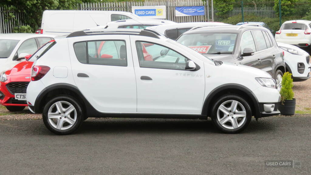Dacia Sandero Stepway 1.5 Dci Ambiance White #2