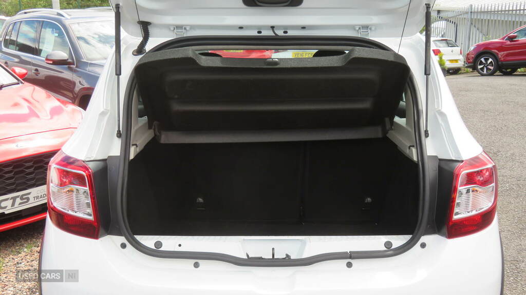 Dacia Sandero Stepway Laureate White #9