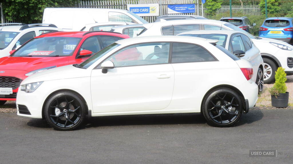 Audi A1 1.6 Tdi Se White #5